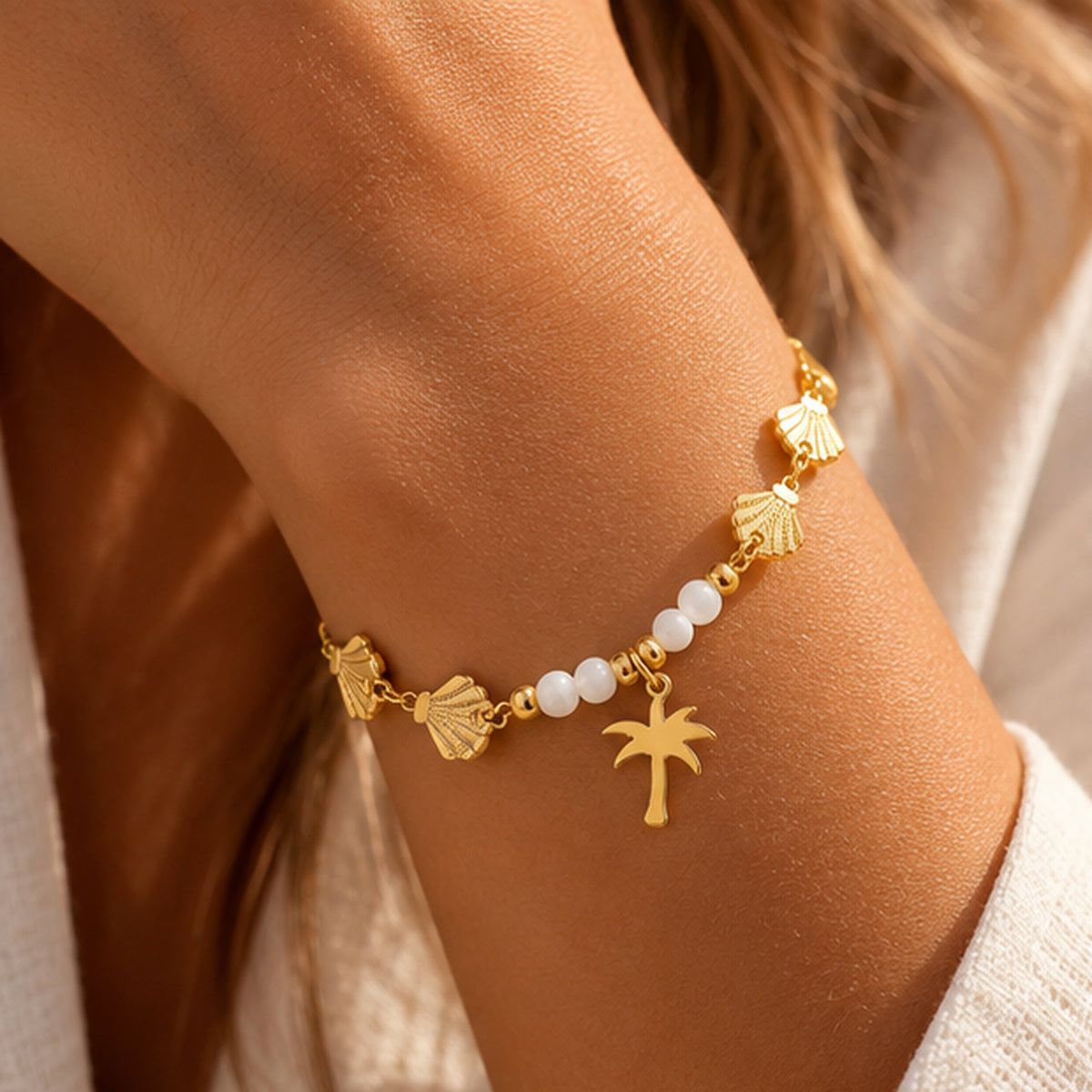 Bracelet Naïa – Coquillages & Palmier Doré