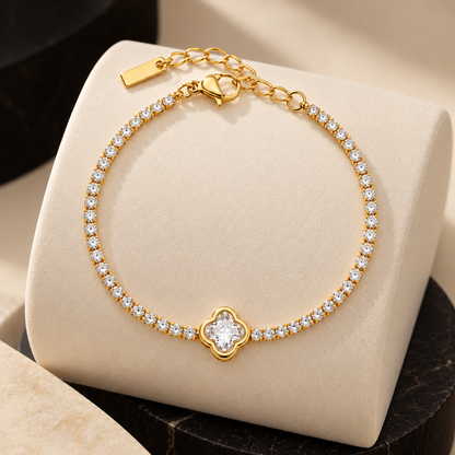 Bracelet Luméra Trèfle Or sur présentoir